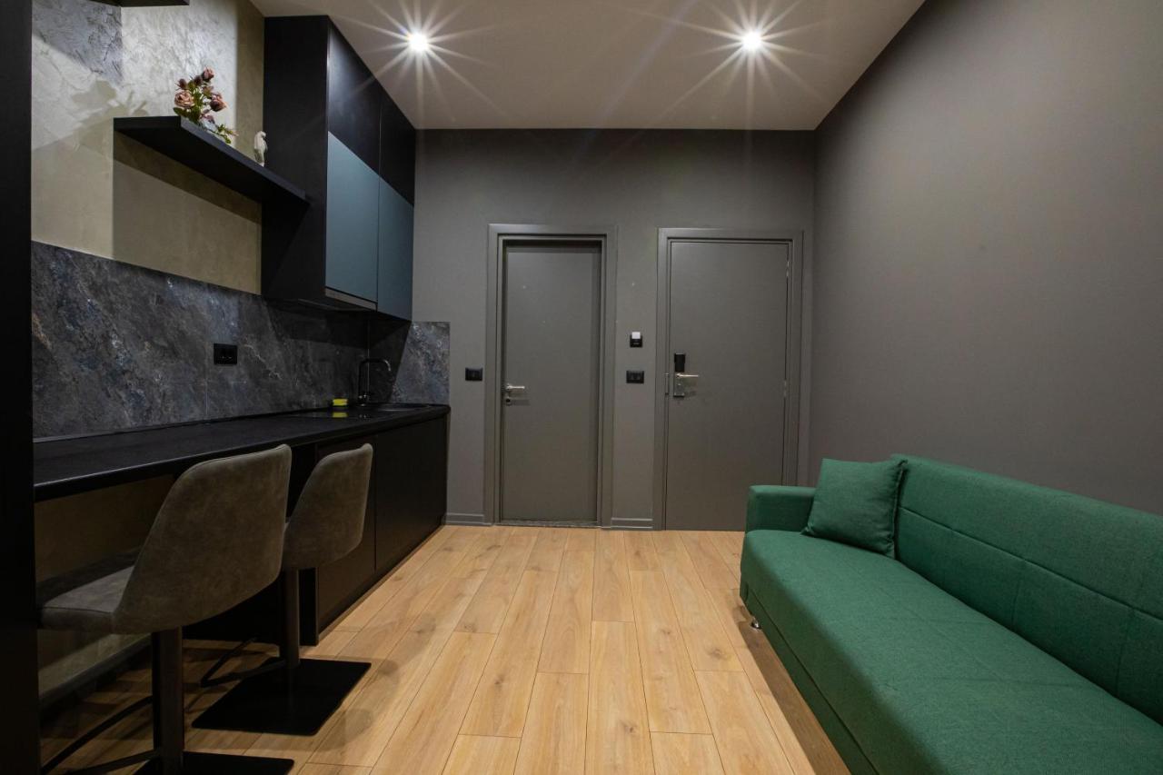 Dea'S Apartaments Тирана Экстерьер фото