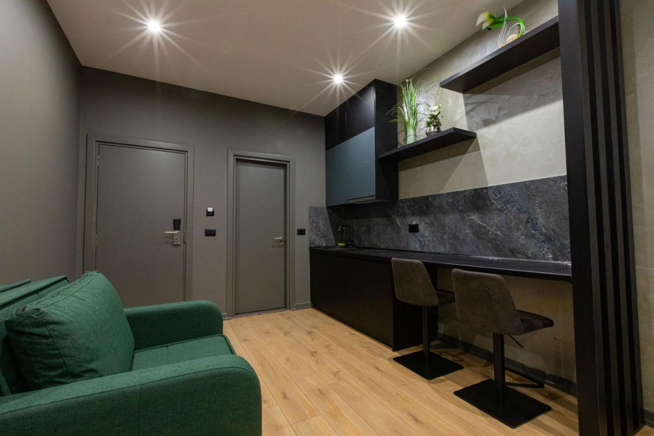 Dea'S Apartaments Тирана Экстерьер фото