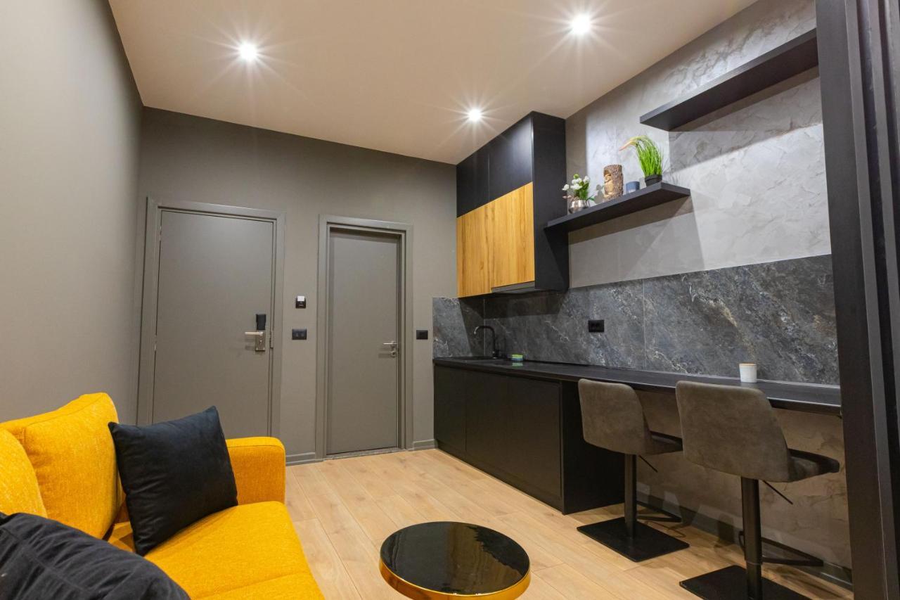 Dea'S Apartaments Тирана Экстерьер фото