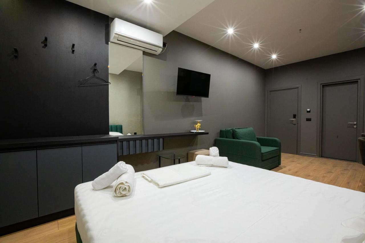 Dea'S Apartaments Тирана Экстерьер фото