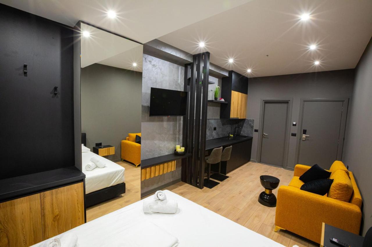 Dea'S Apartaments Тирана Экстерьер фото
