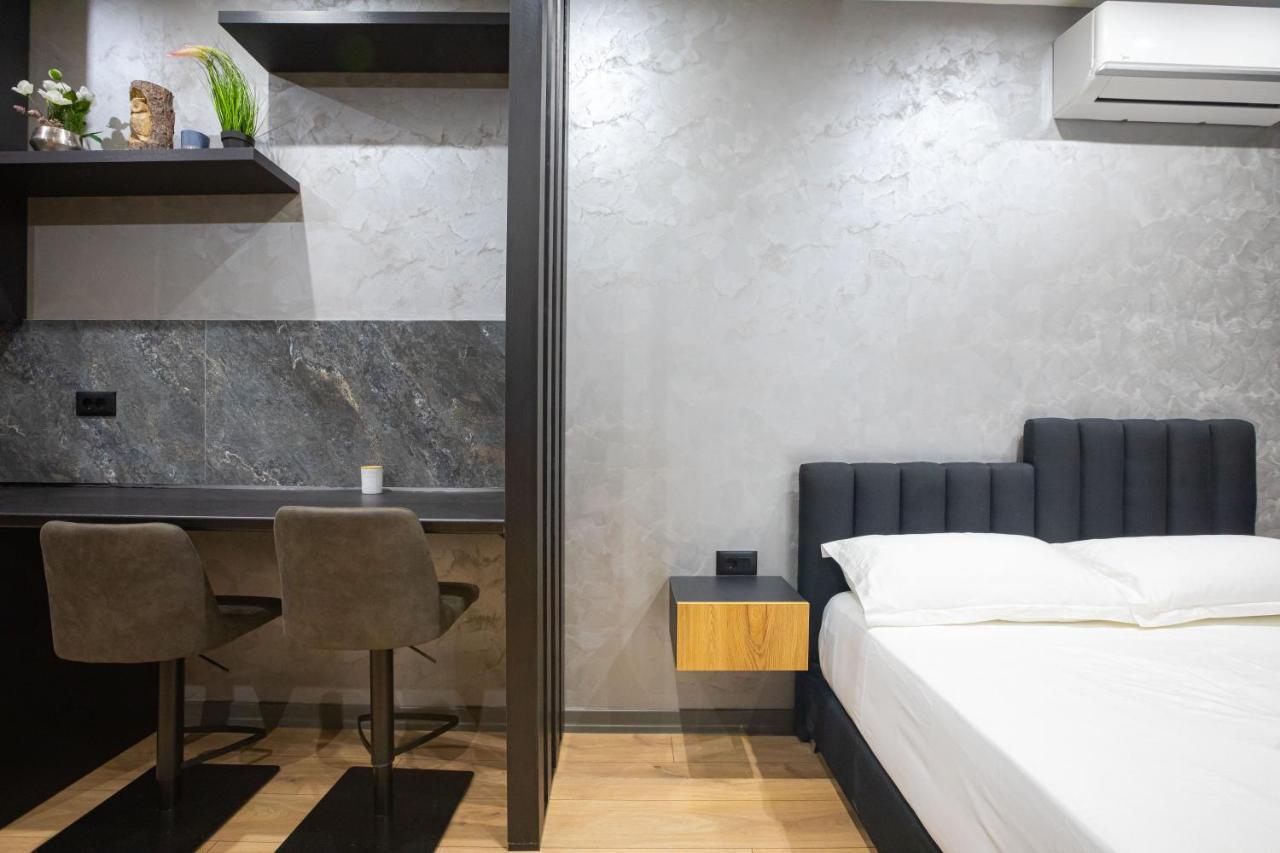 Dea'S Apartaments Тирана Экстерьер фото