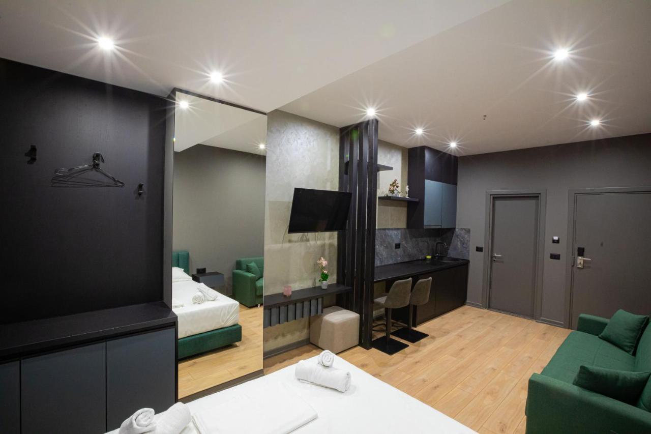 Dea'S Apartaments Тирана Экстерьер фото