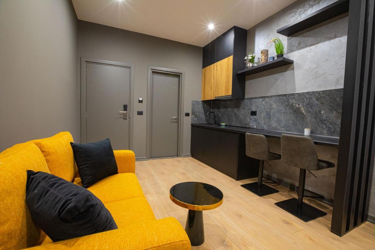 Dea'S Apartaments Тирана Экстерьер фото