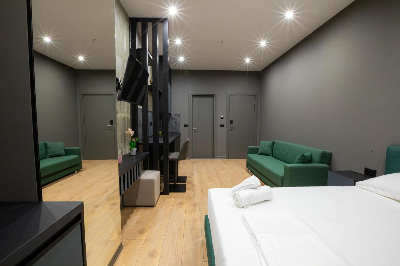 Dea'S Apartaments Тирана Экстерьер фото