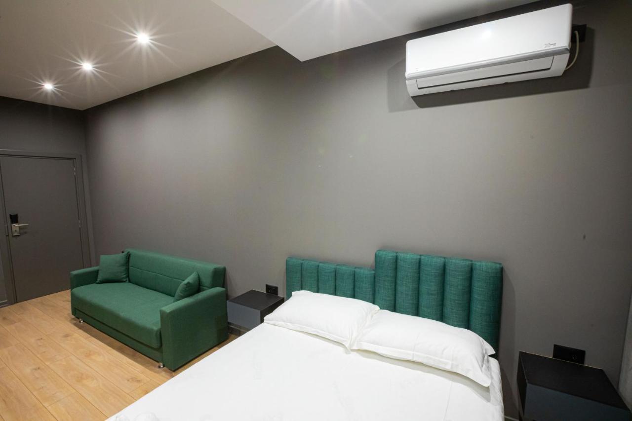 Dea'S Apartaments Тирана Экстерьер фото